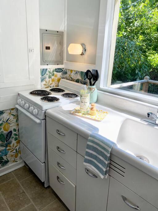 The Garden Cottage Hendersonville Exterior photo